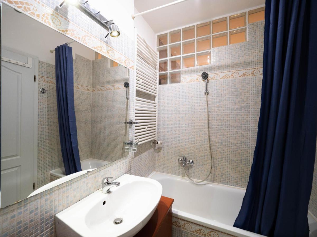 Super Cute Studio With Terrace Next To Gozsdu Passage Budapest Luaran gambar