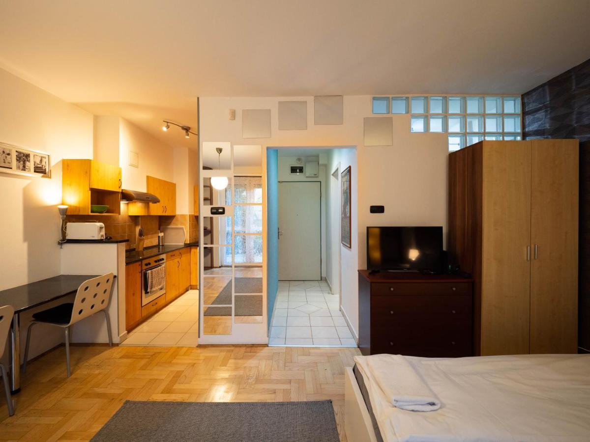 Super Cute Studio With Terrace Next To Gozsdu Passage Budapest Luaran gambar